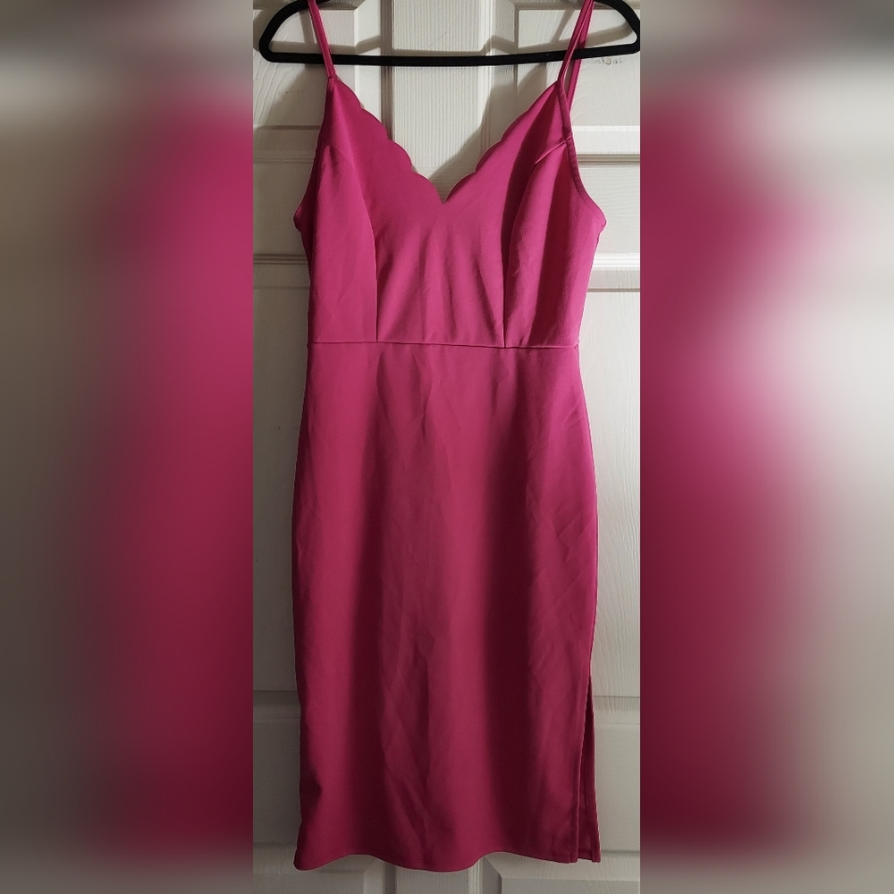 Classic Fuchsia Socialite Spaghetti Strap Sheath Dress. Size Medium. D-419